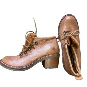 Skechers Brown Leather Ankle Boot NWOT size 7